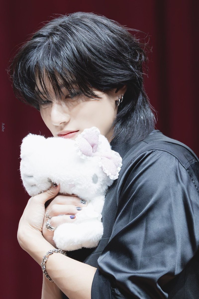 🐈‍⬛🖤🍓 tweet media