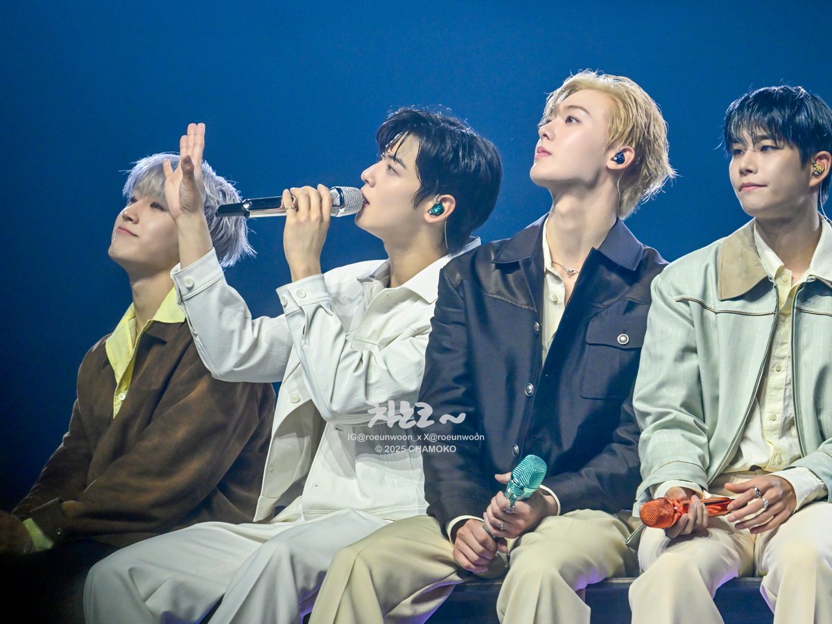 💫Happy 10th Anniversary to ASTRO💫

#아스트로_10주년_영원히_함께하자