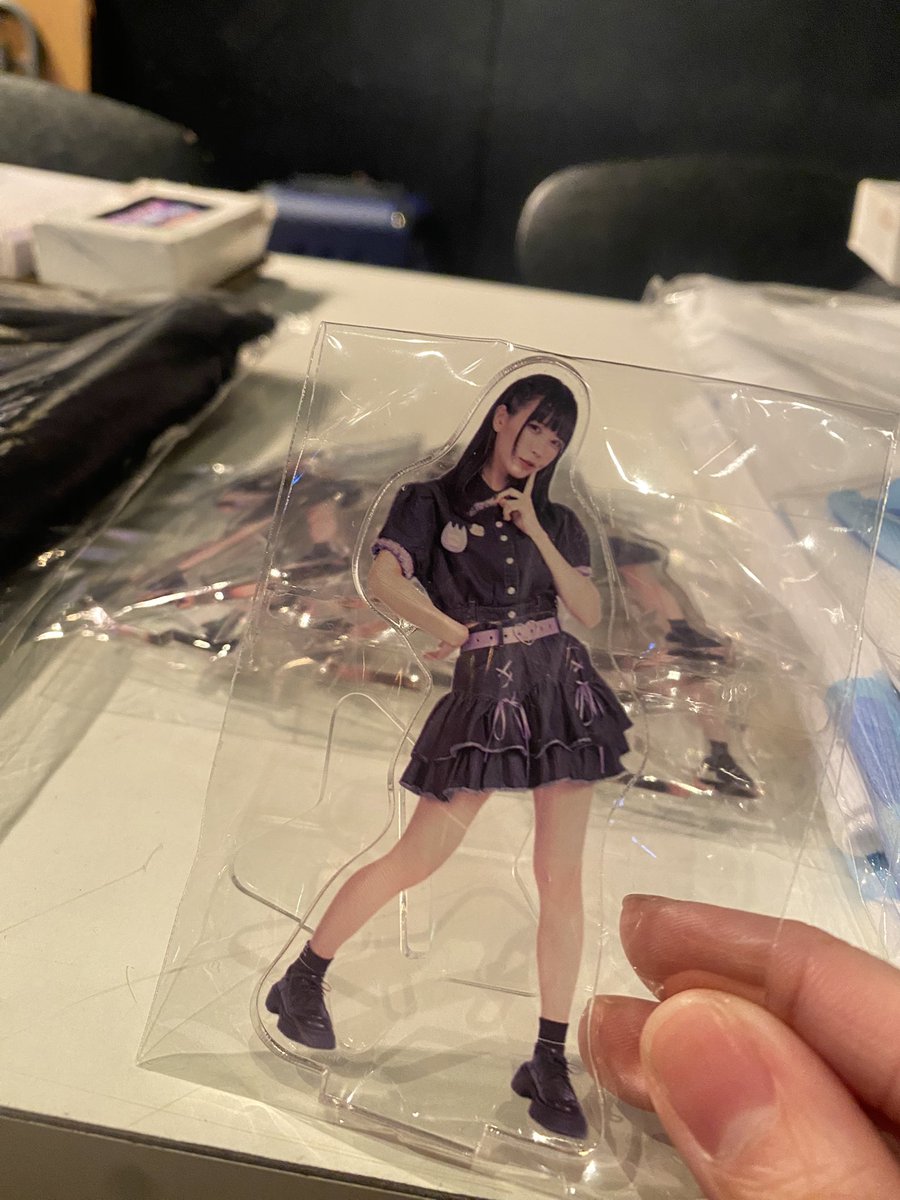 なんか2000円で売ってみます、