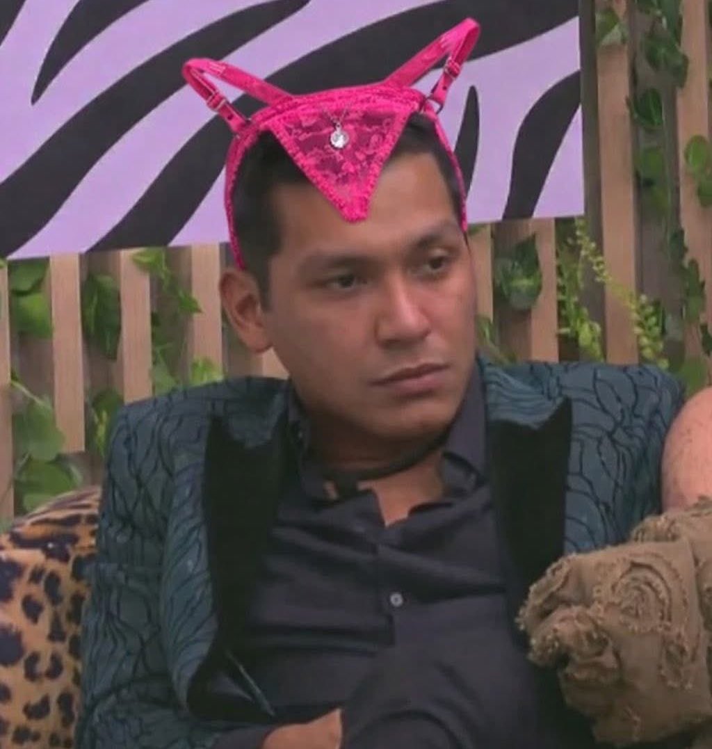 Necesitamos una placa de Tanga Caribe y Yuli.

Y como Yuli es una recién aparecida, la metemos de primera para darle mayor humillación al bicho feo ese.

#LaCasaDeLosFamososCol3
#LaCasaDeLosFamososCol
#LCDLFCOL #LCDLFCOL3