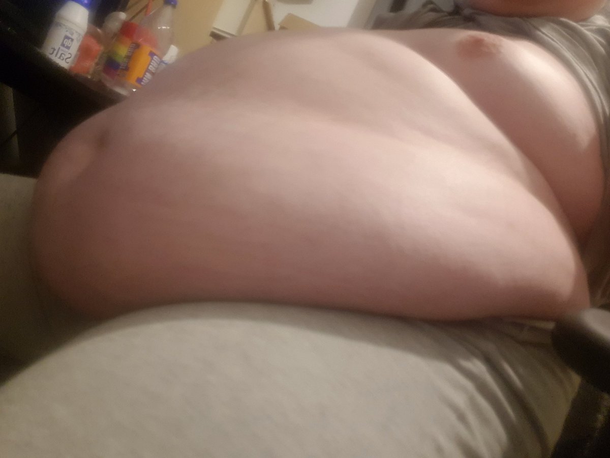 Obese Blubber Boy tweet media