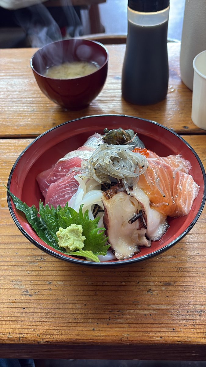 YTOSHI15's tweet photo. 海鮮丼 NOW https://t.co/LGht21w3D4
