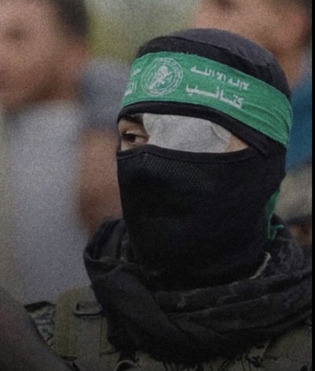 Gözlerimizi kaybetsek, ellerimiz kesilse bile bu yolu tamamlayacağız.
Yemin ederiz ki, tamamlayacağız.
Şehitliğe kadar.
Varlık yok olana kadar.