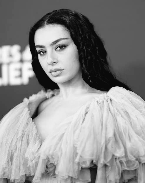 IGGY AZALEA SOURCE tweet media