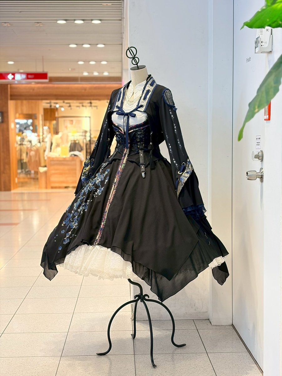 皆様こんにちは☀️ 梅田 #HEPFIVE 店です🎡 🌙輝夜生々の間