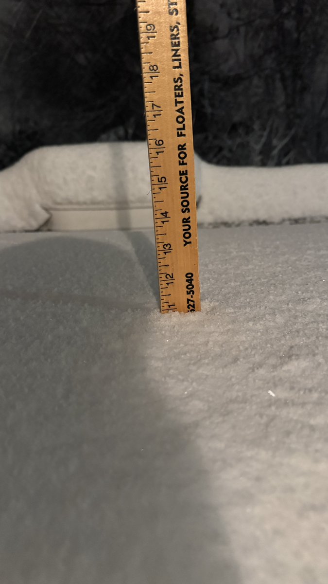 zackb7911's tweet photo. 11 inches of snow have accumulated so far as of 10:30 PM in Marlboro, New Jersey (Monmouth County) https://t.co/RE6bqVJ2WL