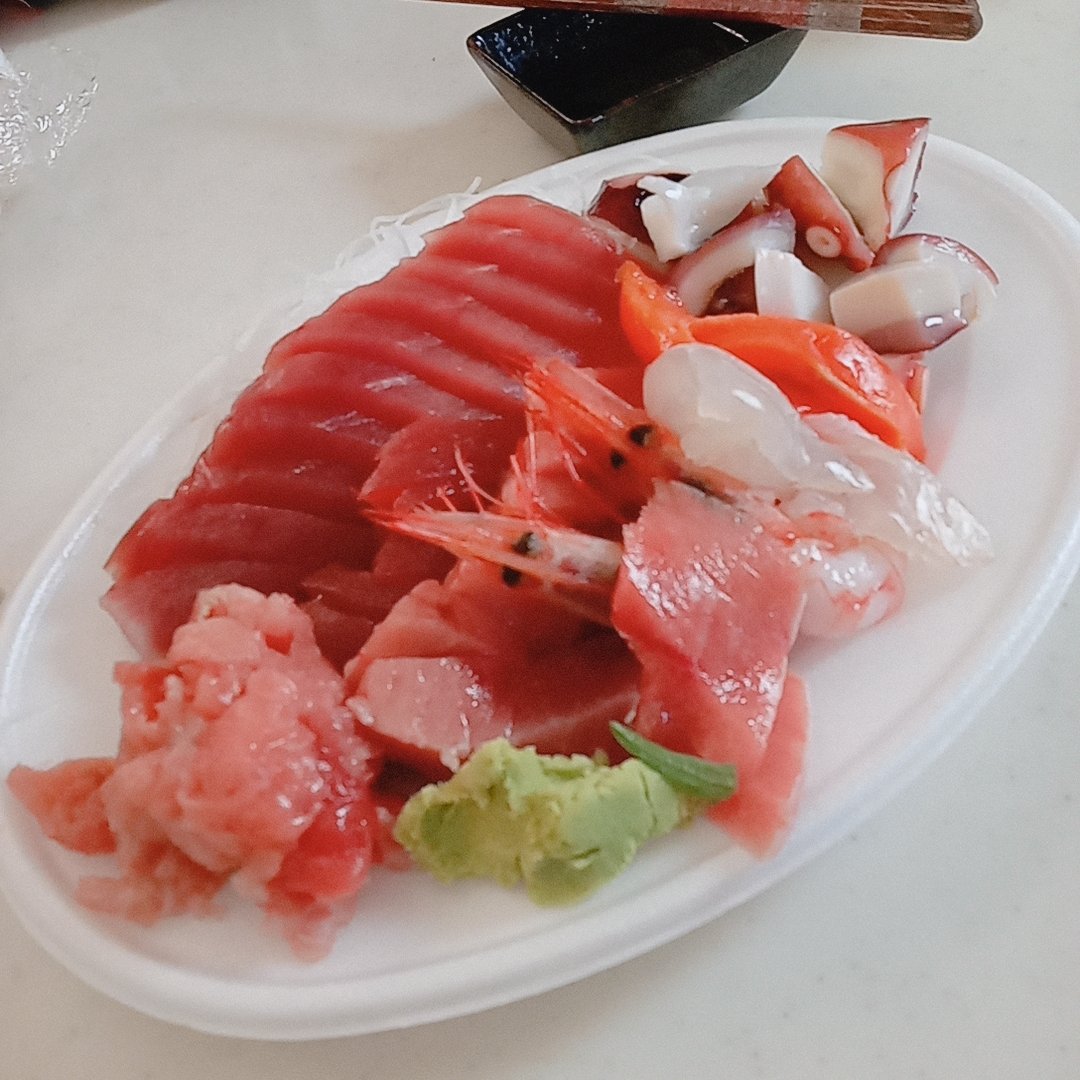 本日おウチ🏘🀄まぁ〜じゃん🀄🏘＆Lunchはお刺身盛り合わせ🐟みんなで