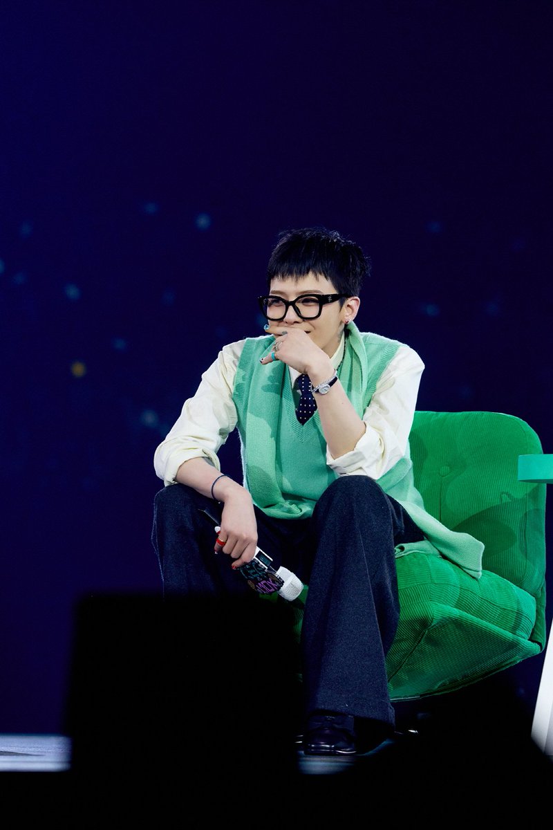 G-DRAGON successfully wraps up his first-ever solo fan meeting