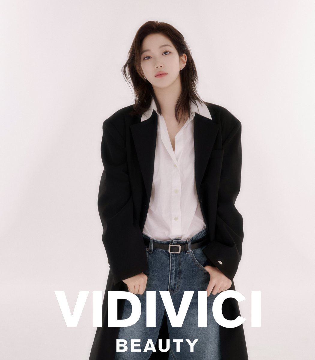 𝗕𝗟𝗔𝗖𝗞 𝗣𝗘𝗥𝗙𝗘𝗖𝗧𝗜𝗢𝗡 𝗖𝗢𝗩𝗘𝗥 𝗙𝗜𝗧 𝗖𝗨𝗦𝗛𝗜𝗢𝗡

비디비치 젠틀 레이디 카즈하가 선택한 속건조 없는 슬림 커버

블랙쿠션 NEW 컬러 추가🖤
정교해진 톤으로 결이 다른 ‘블랙 퍼펙션 커버 핏 쿠션’을 경험해보세요 ･ᴗ･ )੭''

𝗖𝗢𝗠𝗜𝗡𝗚 𝗦𝗢𝗢𝗡

#KAZUHA #카즈하