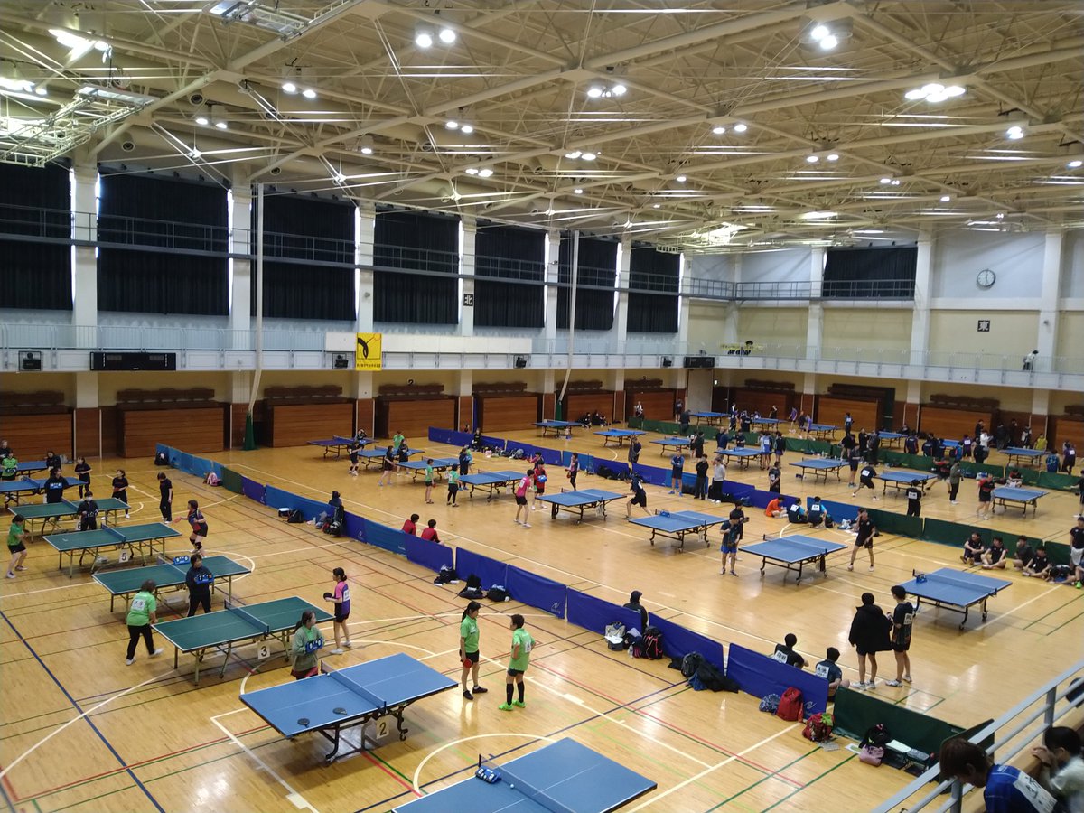 今日は1日東京多摩地区某所体育館で約30台稼働の卓球大会主催で審判長。
熱戦が繰り広げられています。