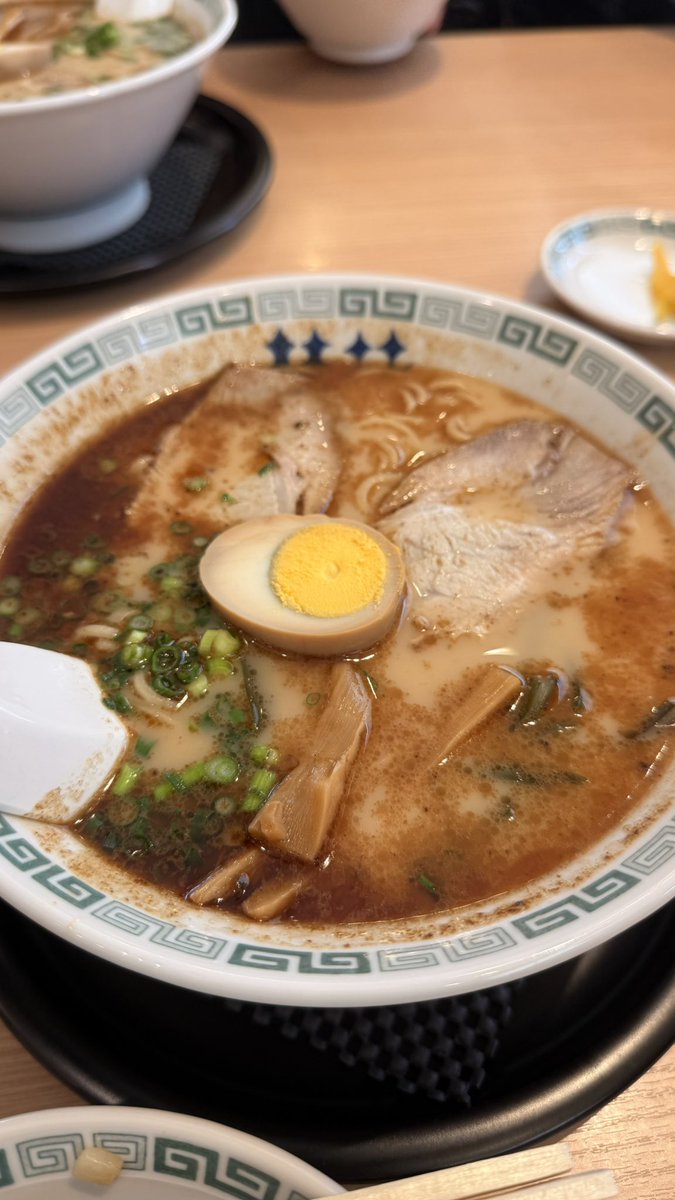 熊本ラーメンうまかー！！
今夜は長崎の Tori-Kでライブ❗️楽しみー！食べ物も美味しいお店♡
からの木曜は熊本に戻りペイあのプラス➕！

待っとるよー♡