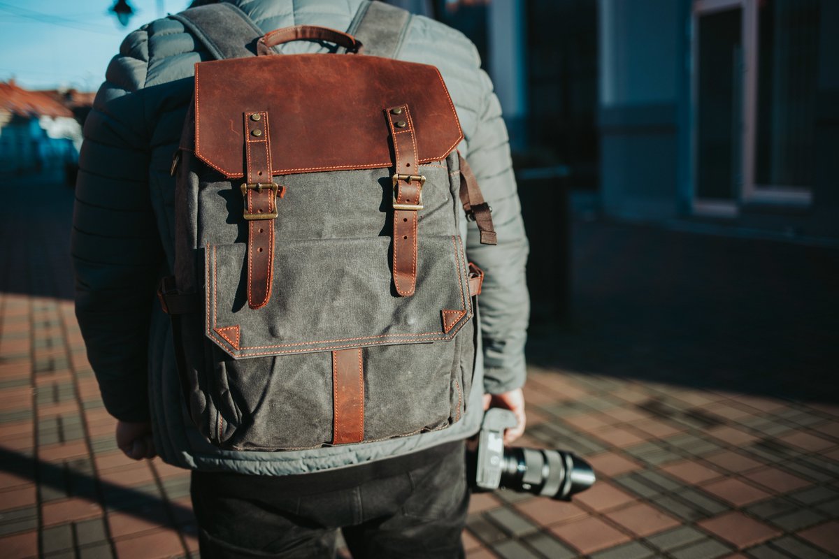 bmwtraders's tweet image. Upgrade Your Everyday Carry 🎒
A premium men’s leather backpack built for work, travel, and daily hustle. Durable, sleek, and timeless.
Read more: bmwtraders.shop
#MensFashion
 #LeatherBackpack 
#EverydayCarry