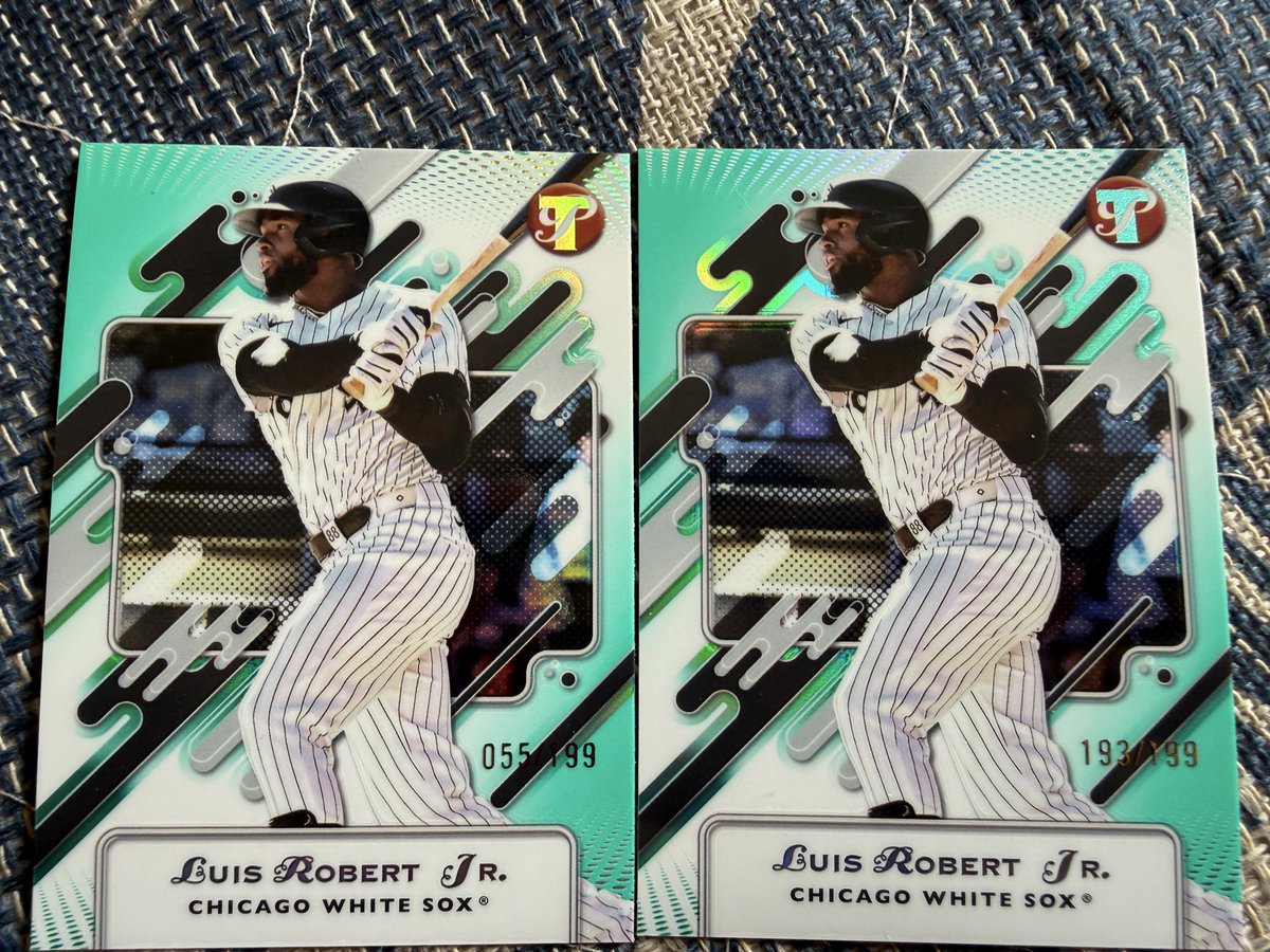 ヤフオクで同じ終了日に同じ価格で出てた同じパラレル 実は1枚しか出品