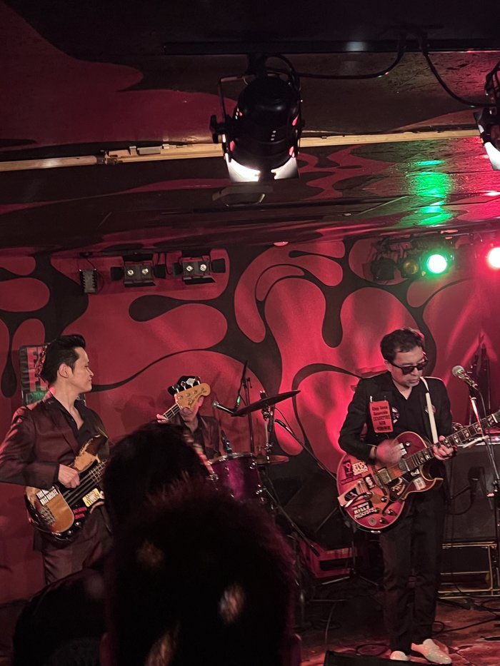 昨夜の東高円寺UFO CLUBでの特濃なメンバーによる超グルーヴィーなイベントでぶっ飛ばさせていただきました！そして共演のネタンダーズ、夜スト、堪能させていただきました‼️ブッキングのヤッさんに感謝‼️

#マスター木村oneplusone
#ネタンダーズ
#夜のストレンジャーズ
#東高円寺ufoクラブ