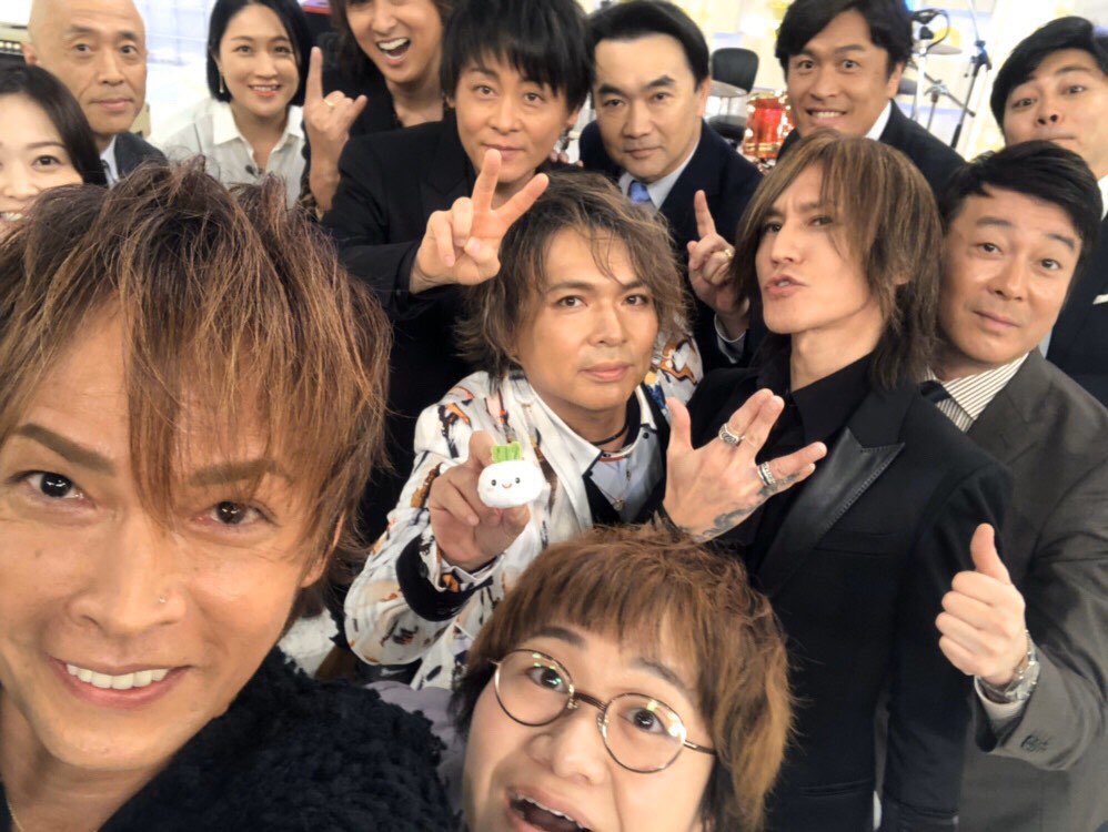 moritwi's tweet photo. バンド好き少年だった中学生のころ、LUNA SEAを朝から晩まで聞いていたわけで。初めてコピーバンドで演奏したのもLUNA SEAだったし。
それから何年も経って、仕事でご一緒した時は、緊張で何もしゃべれなかった、気がする。
それでもメンバーの皆さんは気さくに話しかけてくださったんだけれども、真矢さんは「いつも見てますよ！」と声をかけてくださったのが嬉しくて、夢のようだった。たぶんあれは、夢だったんじゃないか。

真矢さんのスネアの音が昔から好きでね。

素敵な音を、音楽を、本当にありがとうございました。