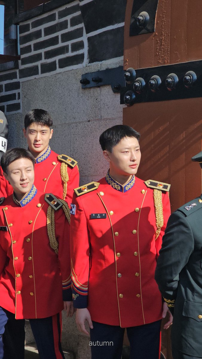 반가운데 인사못하는 일병따리 시절