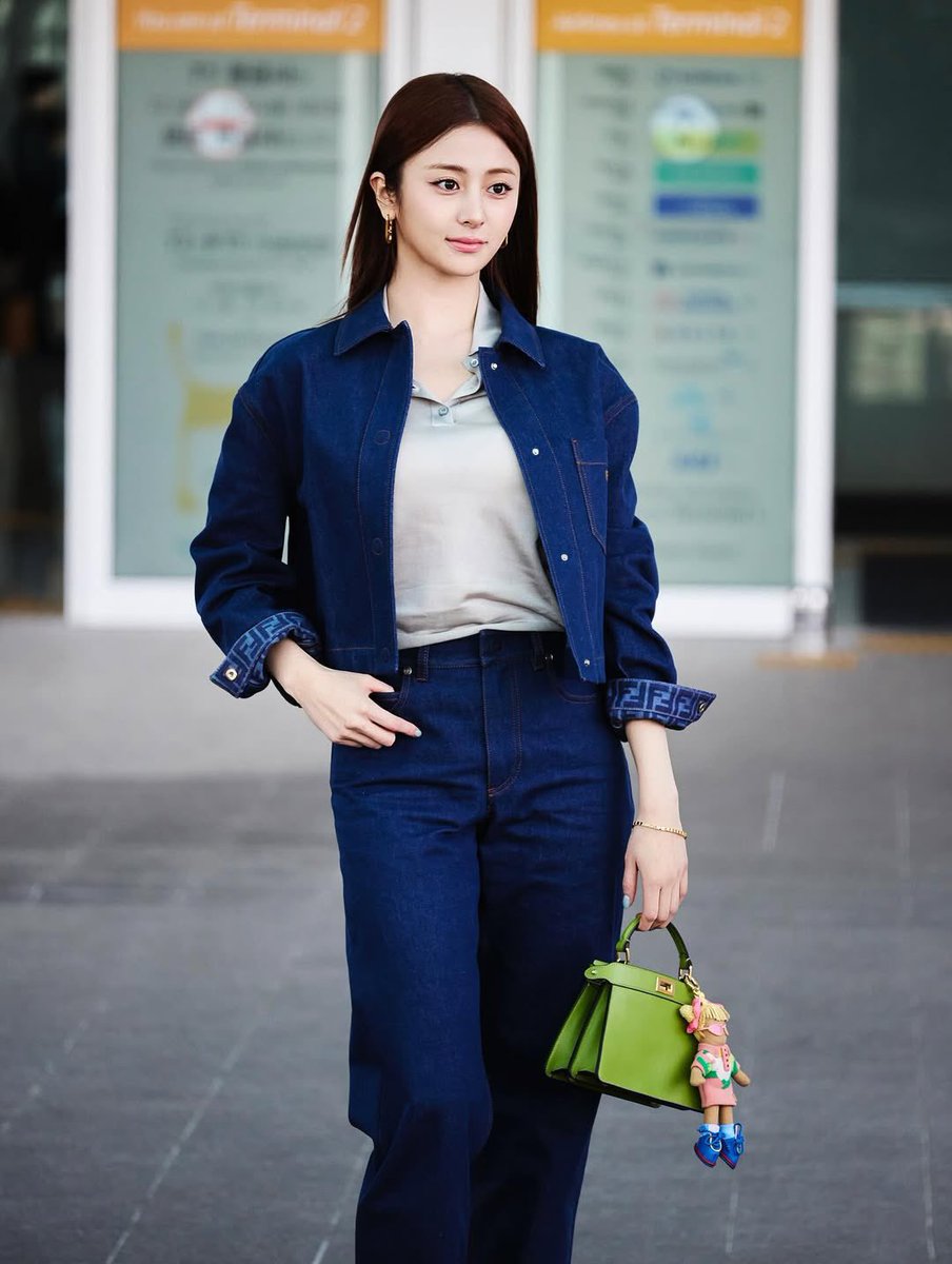 ‼️ reminder for fearnots: we need to keep talking about MFW all week to boost EMV &amp; MIV for eunchae and yunjin. this is our chance to show real support during fashion week after years of asking. 
let’s prove how valuable these girls are to brands.

YUNJIN &amp; EUNCHAE to MFW26