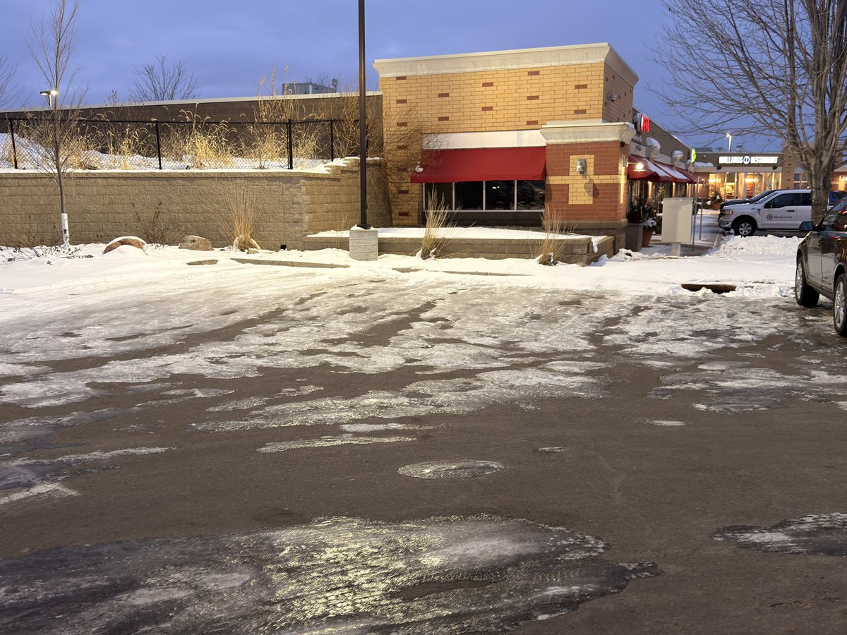MikeDProducer's tweet photo. Hey @ChipotleTweets - How about taking a little bit of the tortilla salt and make your entryway not he a death trap? It’s been like this for a minute now. Not safe. Inver Grove Heights, MN. I can’t have a broken hip between me and my burrito bowl. https://t.co/Xu3YU7X7z6