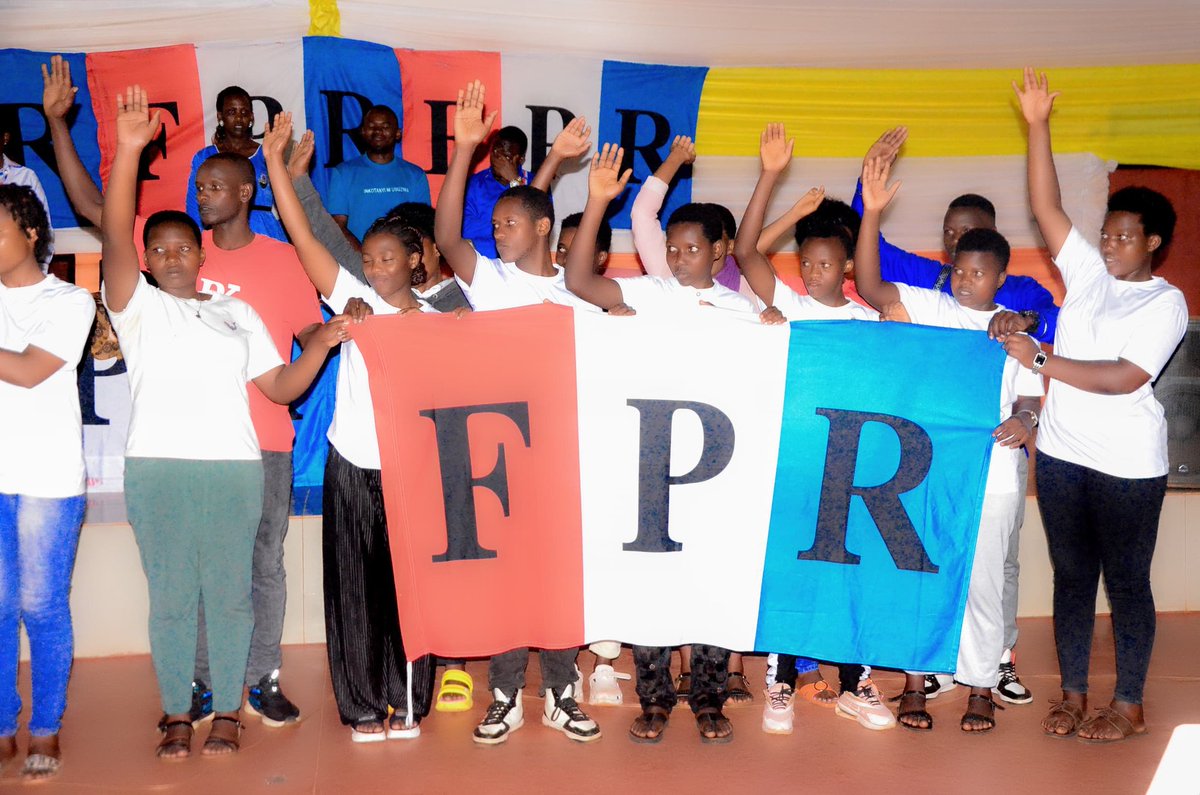 FprMurama's tweet photo. Muri iyi ntekorusange harahijwe urubyiruko rw'abanyamuryango ba RPF Inkotanyi hanaterwa ibiti by'imbuto @rpfinkotanyi @RpfNgoma @RPFEastRWANDA https://t.co/Nr9WghLSXf