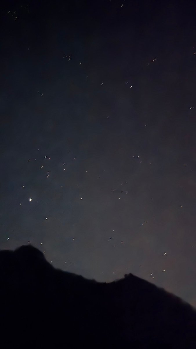 base_ver's tweet photo. 小太郎岩キャンプ場、ほんとに推し。山に囲まれて、焚き火で串焼き、星空の下でビール。こんな時間、都会じゃ絶対つくれない。来てよかった。また来よう🏕️🌟
#小太郎岩キャンプ場 #キャンプ #おすすめキャンプ場 #焚き火キャンプ #星空キャンプ #小太郎岩 #宇陀市 #奈良県 https://t.co/xhkrEB6rxI