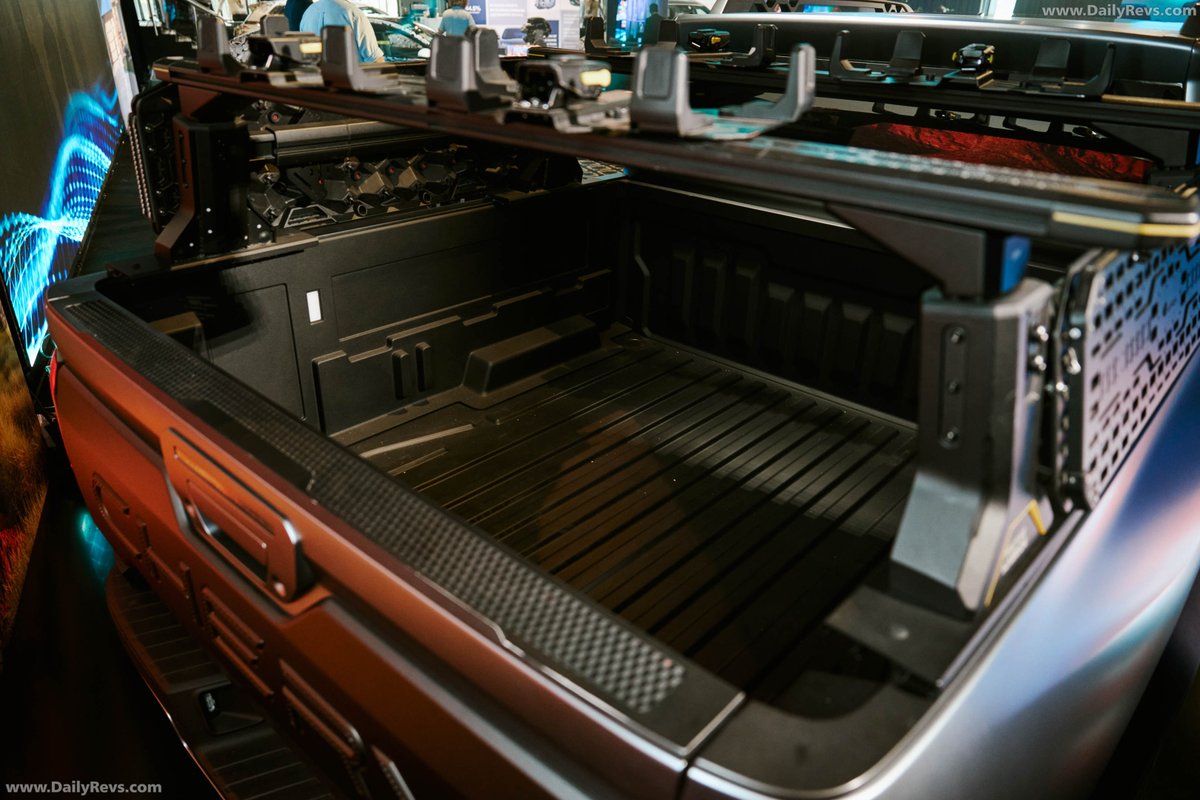 dailyrevs's tweet image. 2026 Chery KP31 Concept | DailyRevs

The 2.5-litre turbocharged engine will offer class-leading thermal efficiency rated at 47%, while also being 10% more fuel efficient compared to the average diesel powertrain.

#CheryAuto #kp31 #concept #CheryAustralia #dailyrevs