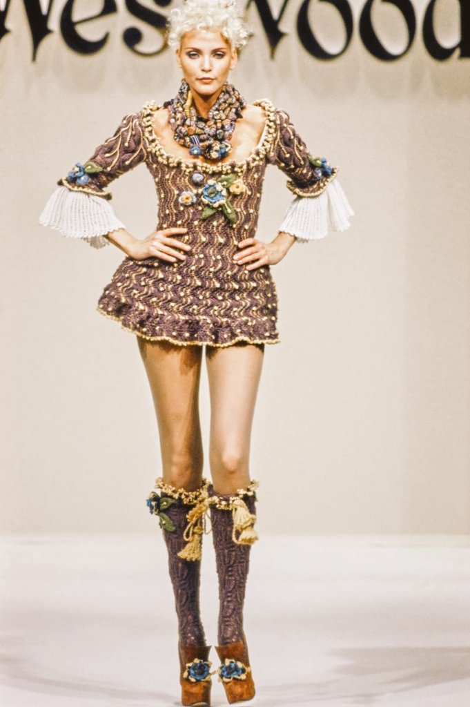 LaModeUnknown's tweet photo. The CROCHETED knee socks of ✨️Vivienne Westwood✨️ Fall/Winter 1994.🪡 https://t.co/oEGfNO3S8f