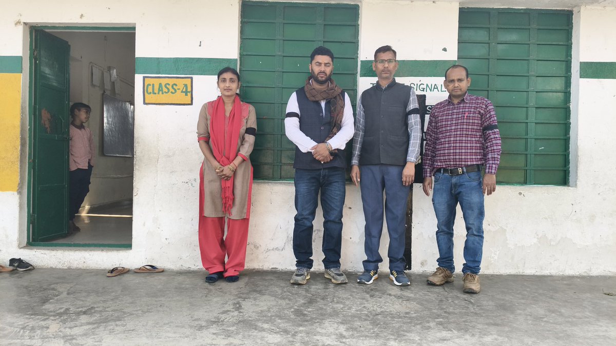 काले कानून के विरोध में आज काली पट्टी बांधकर विरोध प्रदर्शन करते हुए
