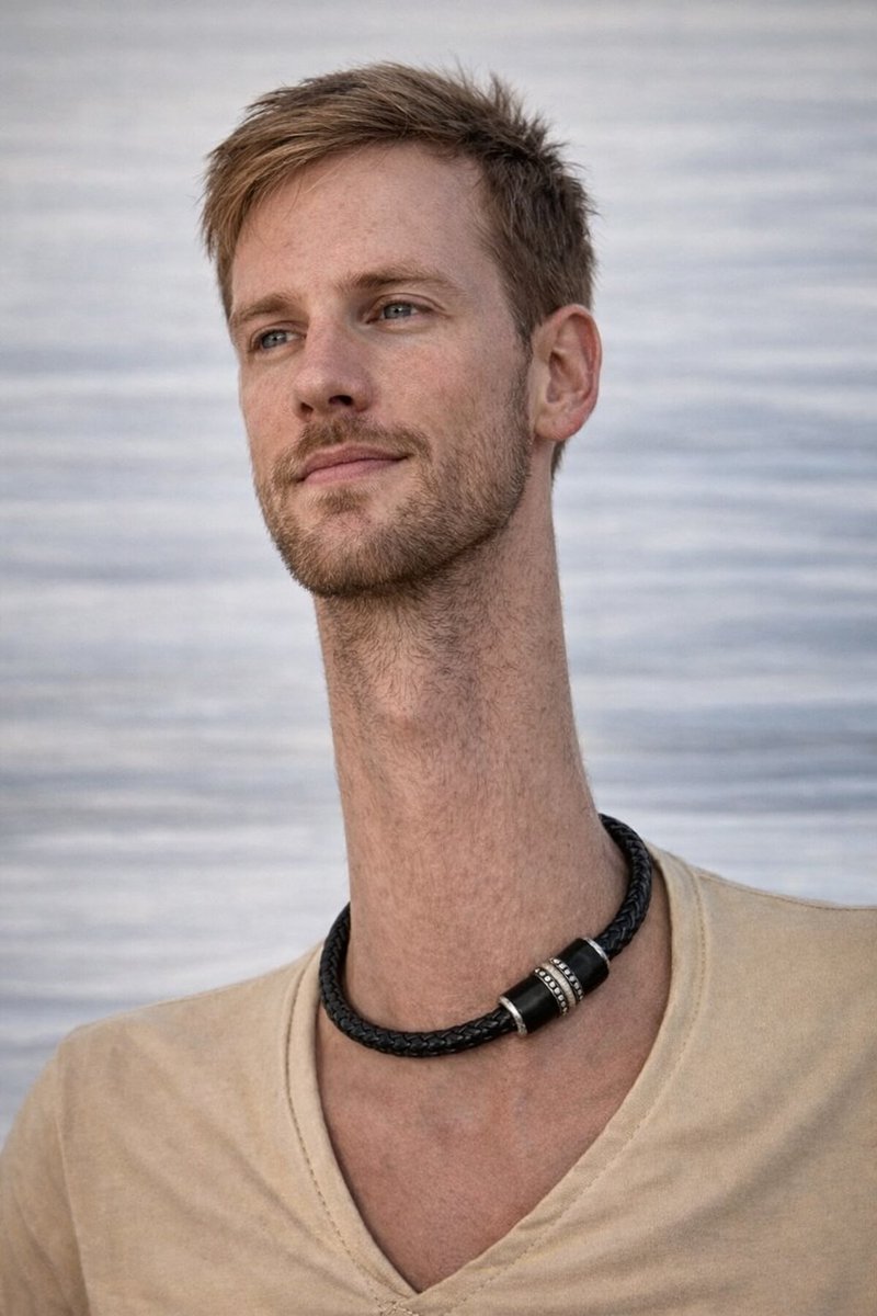 سـيَّاف. tweet media