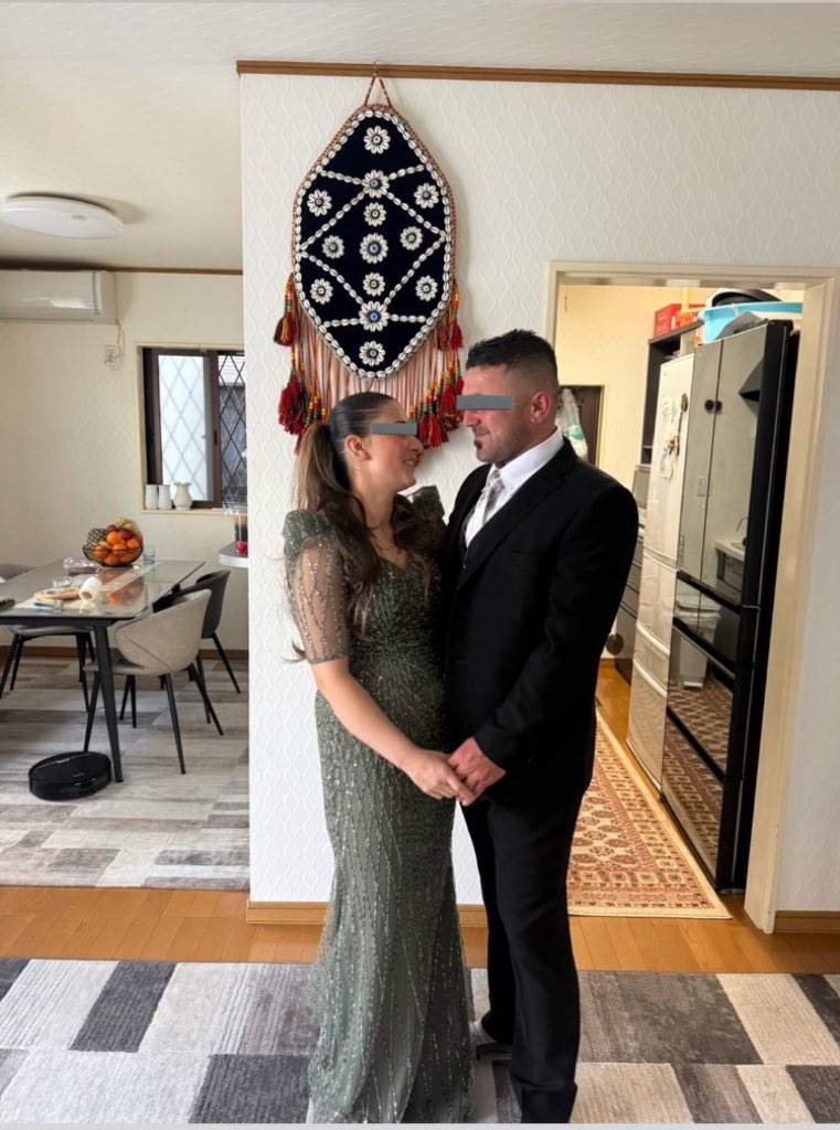 観光のフリをして飛行機で入国し、難民を偽装して出稼ぎにきた、トルコの特定地方出身のクルド人は、日本の首都東京にもほど使い埼玉で、こんな暮らしをしています。一軒家に住み、高級車複数所持、子供複数で補助金ももらいます。
3世は体力もなく疲れる肉体労働が嫌で、特亜やアフリカ系を雇います。