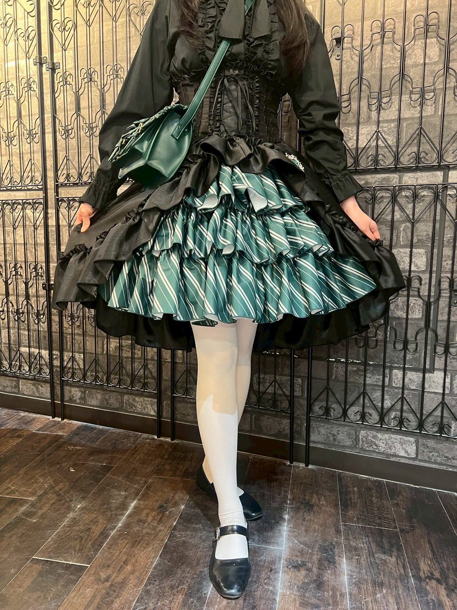 🗣本日ご予約最終日‼️🪄︎︎ 原宿店ではスリザリンのサンプル展示中