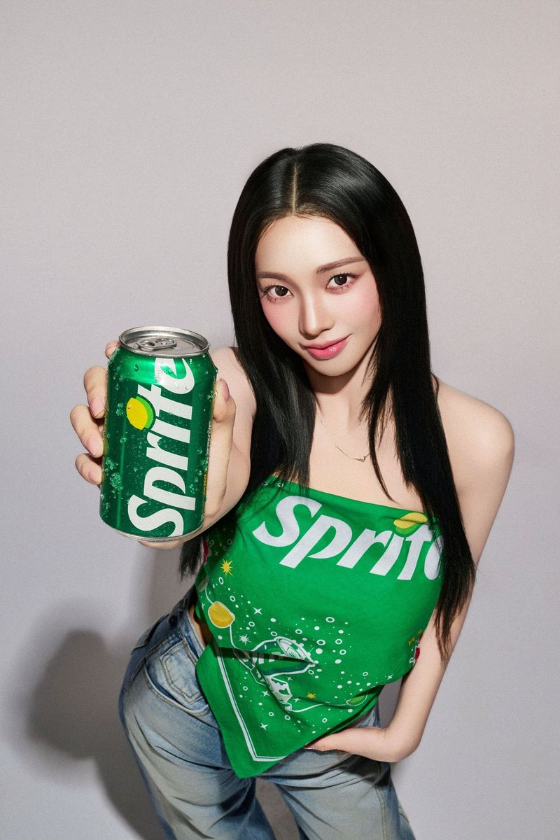 คาริน่าถูกรับเลือกให้เป็นโมเดลของ Sprite ติดต่อกันเป็นปีที่ 2 จากภาพลักษณ์คูลและทันสมัยซึ่งเข้ากับแบรนด์ได้ดี

โดยสไปรท์เตรียมเดินหน้าเปิดแคมเปญและปล่อยสปอร์ตโฆษณาตัวใหม่ภายใต้คอนเซปต์ “Spicy” ภายในเดือนนี้

#aespa #KARINA #카리나 #คาริน่า