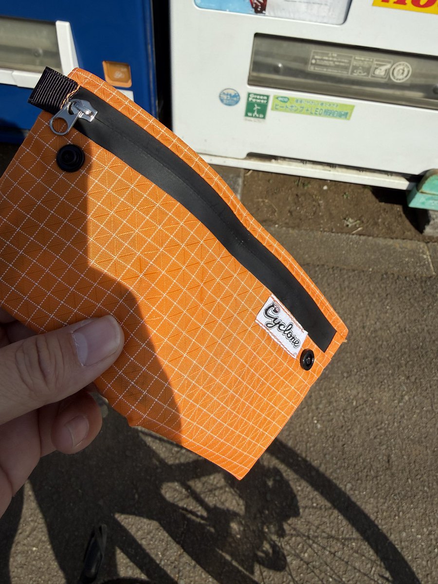 YamaneGRcycling's tweet image. 新しい財布からウキウキ小銭を出す。
#サイクロン
#cyclone