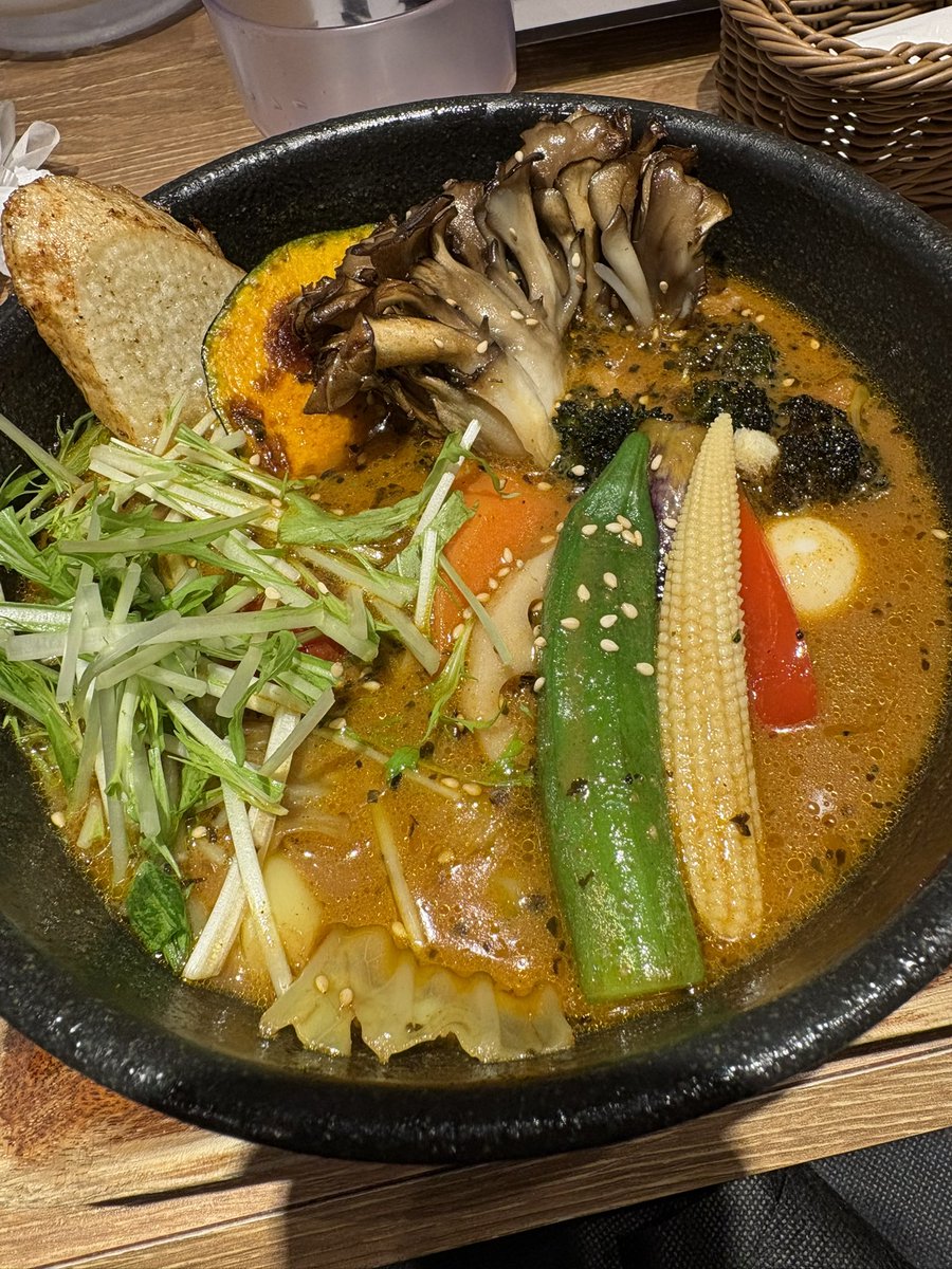 izumi05115's tweet photo. 食べ過ぎるのは　当たり前🤣🤣🤣
チキンにするか、ポークにするか
迷ったが、野菜にして大正解
だったと思った💖🤭🤭🤭🤭

#GARAKU
#KITAKARO
#MilkStand https://t.co/rDNciwLyQj
