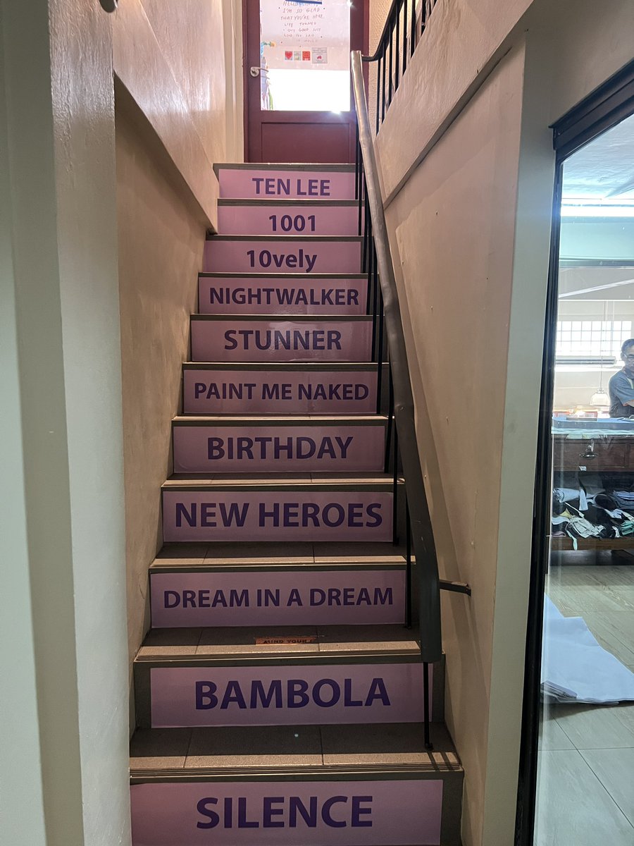 miewduck's tweet image. ยังไม่ได้เข้าไปโซนคาเฟ่ก็น่ารักมากกกก

#TENNIE30BDAY
#TEN_BDAY2026