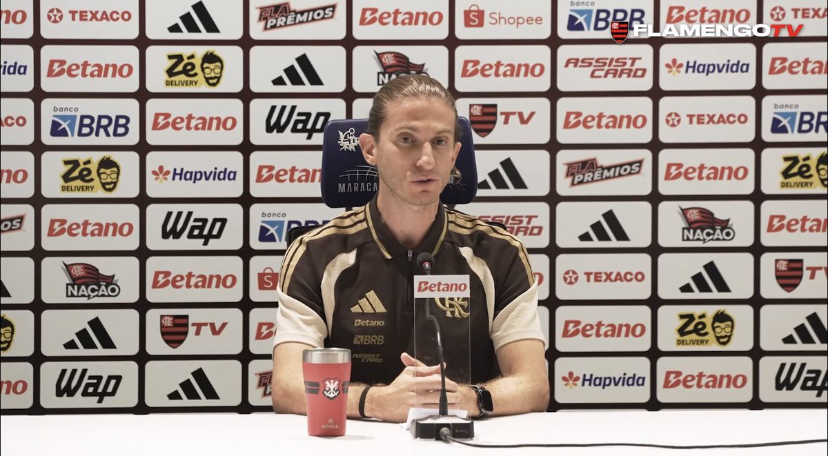 “A pressão no Flamengo eu nunca vi em lugar nenhum, talvez no Real Madrid tenha, nível mundial. A pressão local é uma coisa incível, todo mundo que vem para cá já sabe que é assim. O problema não é excesso de crítica, é o excesso de elogio, te colocam em tal patamar, que você não