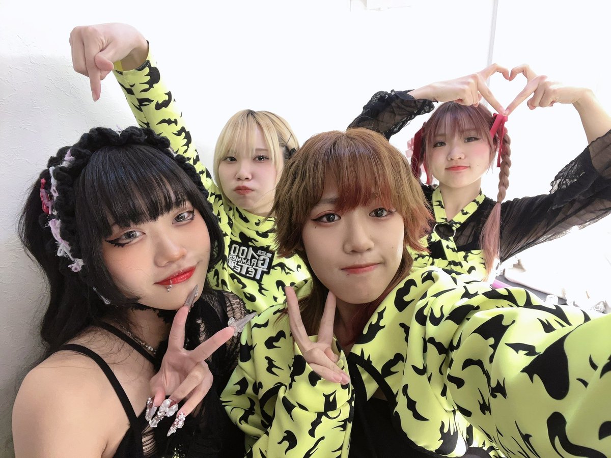 本日ラストイベントはこちらーっ 特典ライブなのでレアセトリです☝🏻