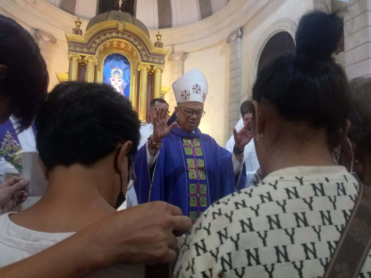 SCMPhilippines's tweet photo. MISA PARA SA KATOTOHANAN AT KATARUNGAN
"Diyos ng katarungan at kapayapaan, gawin mo kaming tapat sa iyong kalooban. —Responsorio sa Panalangin ng Bayan
#DutertePanagutin
#WeStandWithTheVictims
Dumalo ang SCMP sa Banal na Misang ito na idinaos ng CBCP, Duterte Panagutin Network https://t.co/8uFwiXzMxp