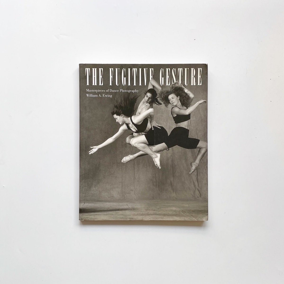 THE FUGITIVE GESTURE: Masterpieces of Dance Photography』 ダンス