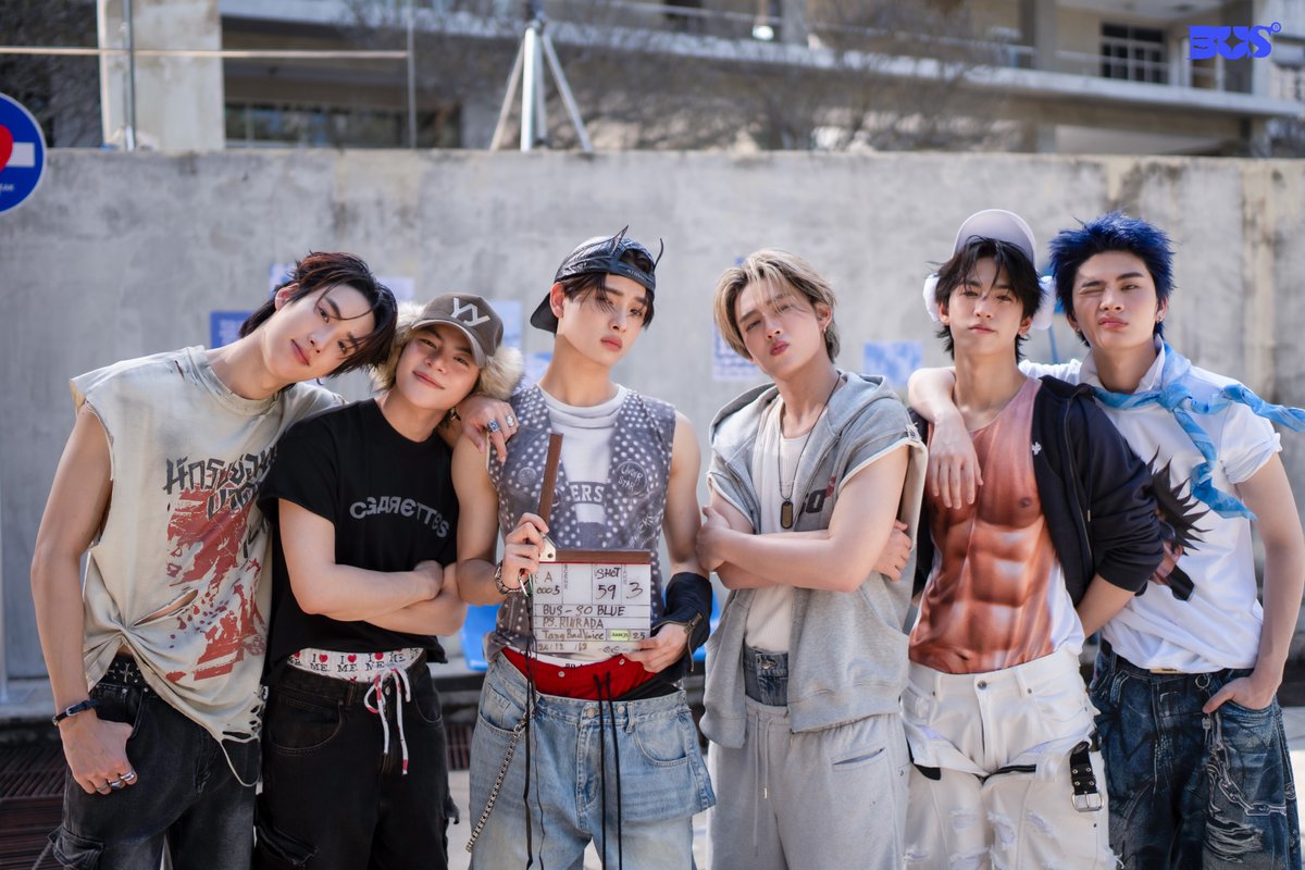 📸 BEHIND THE SCENES - 'So Blue' 💙 (8/10)

B-U-S BUS IS TWELVE
B-U-S #BUS_SoBlue 〰

BUS - So Blue
OFFICIAL MUSIC VIDEO OUT NOW!
🔗: youtu.be/KLuCFhq3vNM

MUSIC ON ALL STREAMING
🔗: becauseofyouishine.lnk.to/SoBlue

#BUS_SoBlue_MV
#BUSbecauseofyouishine
#SONRAYMUSIC