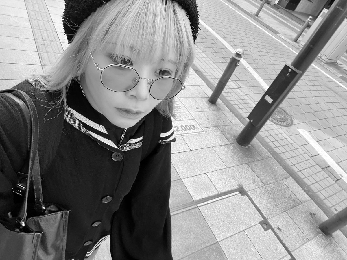 休憩戻ってパチンココーナーの電波チェックで打ち始めたらオスイチして