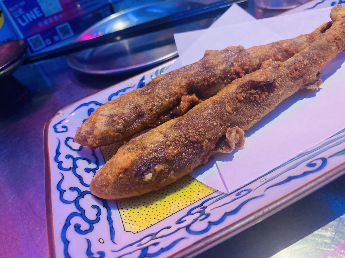 fukurosage's tweet photo. これ、サメ
プルプルでおいちいのです。
どんなものでも美味しく食べられると教えてくれる米とサーカスはすごいんです
でもメニューに狸鍋を見つけて泣きそうなたぬきなのでしたｺﾛｺﾛ🍶 https://t.co/tYqJxgbJir