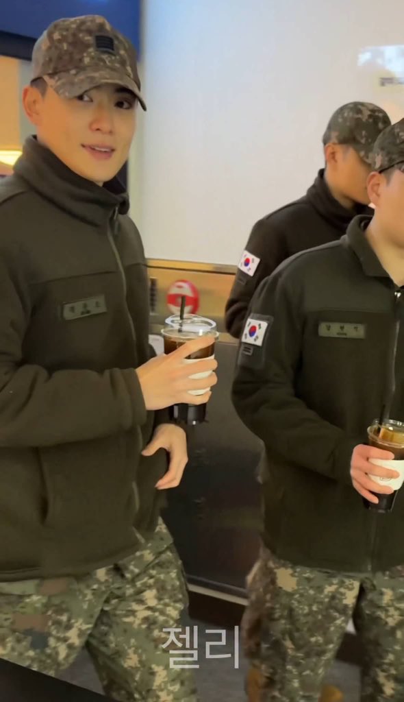 ห๊า อ้วนมาเติมกาแฟหรออออออ