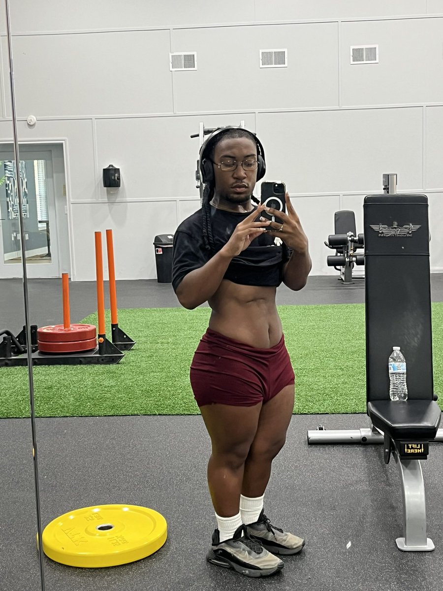 TerrellFinley19's tweet photo. thunder thighs https://t.co/3kI16crpY2