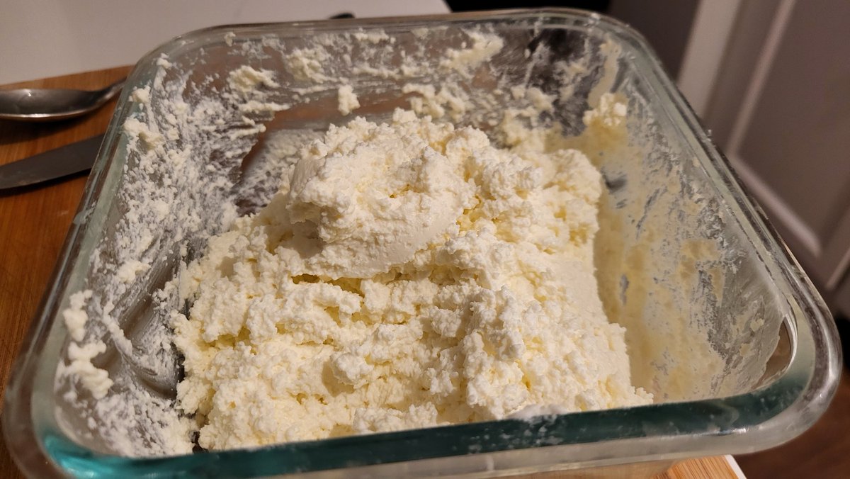 a different batch of pasteurized milk, seems like the curds will never progress past the ricotta stage (and I'm fine with that). so, homemade ricotta this time