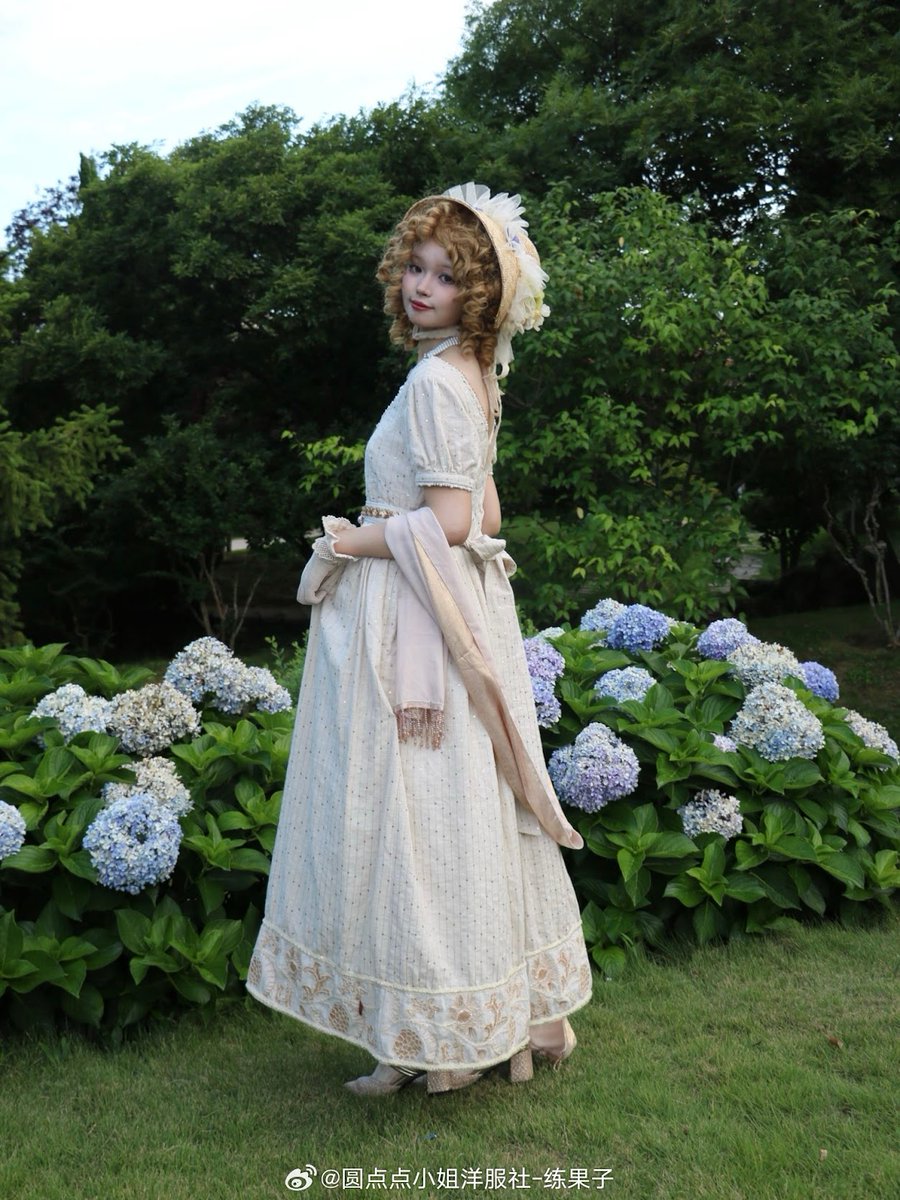 Roses on the Roof～ロリィタ＆クラシック【公式PR】 (@shiny5432