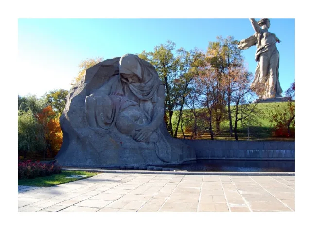 SlavaIvanc58797's tweet photo. @JamesLucasIT В Волгограде, на самом деле, есть ещё несколько скульптур связанных с  Родиной-матерью, весь ансамблю называется "Мамаев курган". "Стоять насмерть, "Площадь скорби", "Вечный огонь" и др. https://t.co/DFOSQ24Kom
