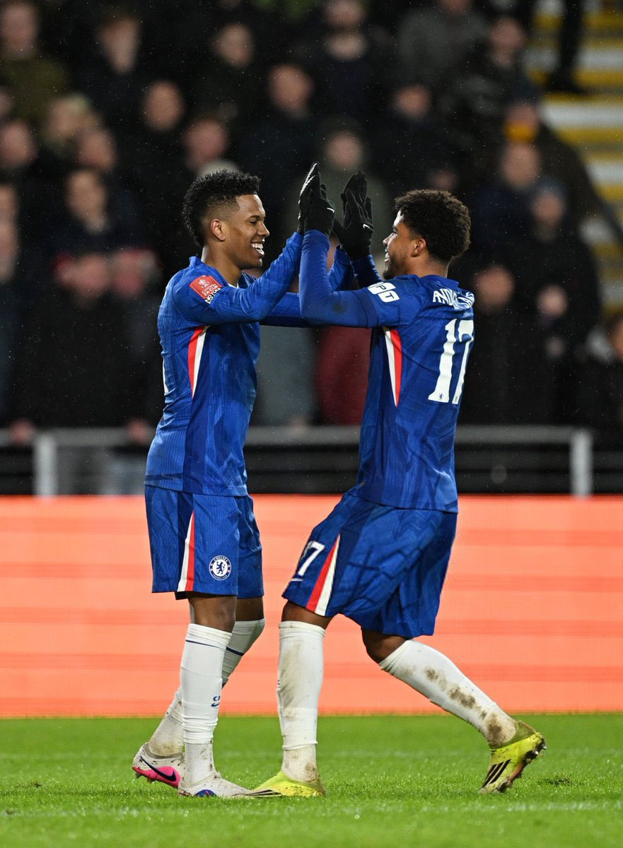 🚨Calling all #Chelsea fans. Drop your handles, REPOST and make sure you all follow each other. 

Turn on 🔔 for regular gains 🔵⚪️