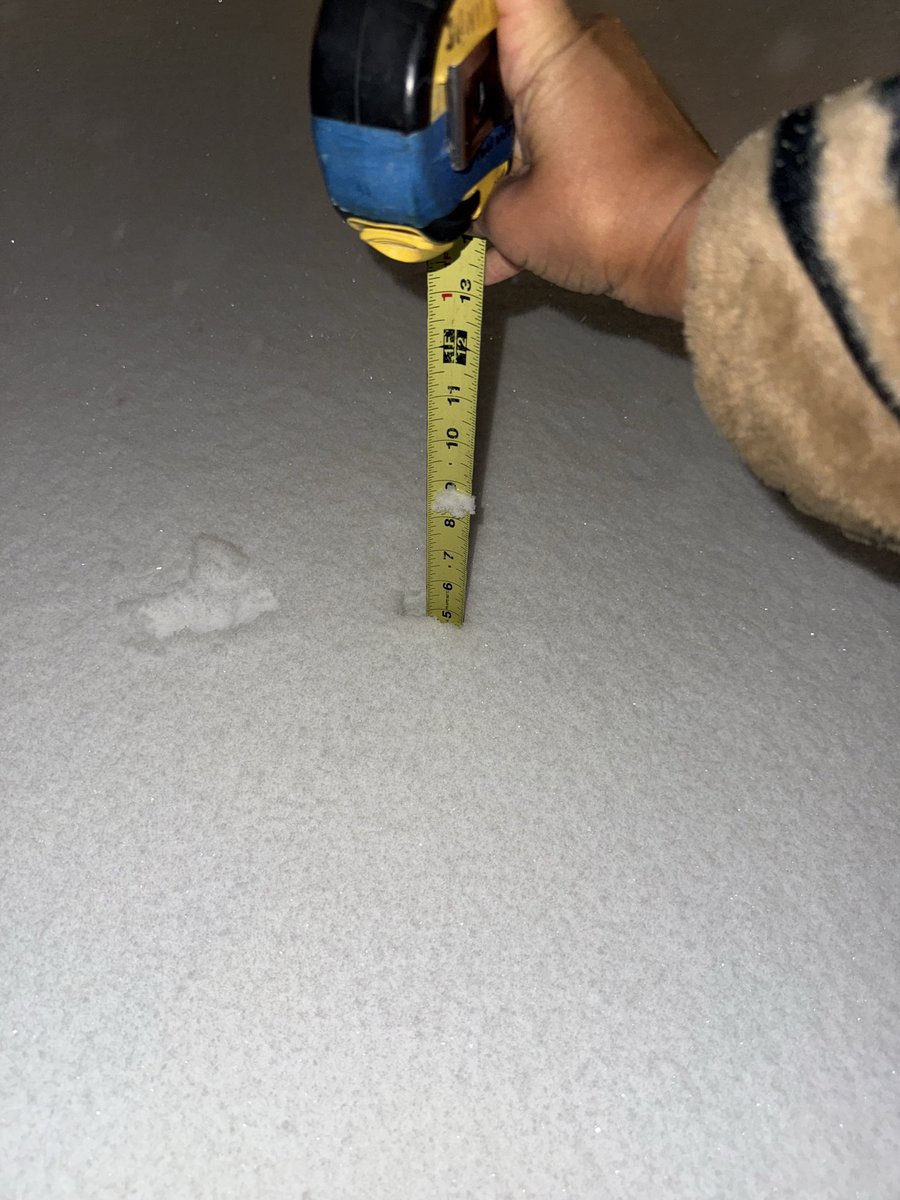 WilliamsSharrie's tweet image. 10pm in Philadelphia - 5 inches of snow as blizzard warnings remain in effect. @6abc 

#Philly #Snow #Blizzard