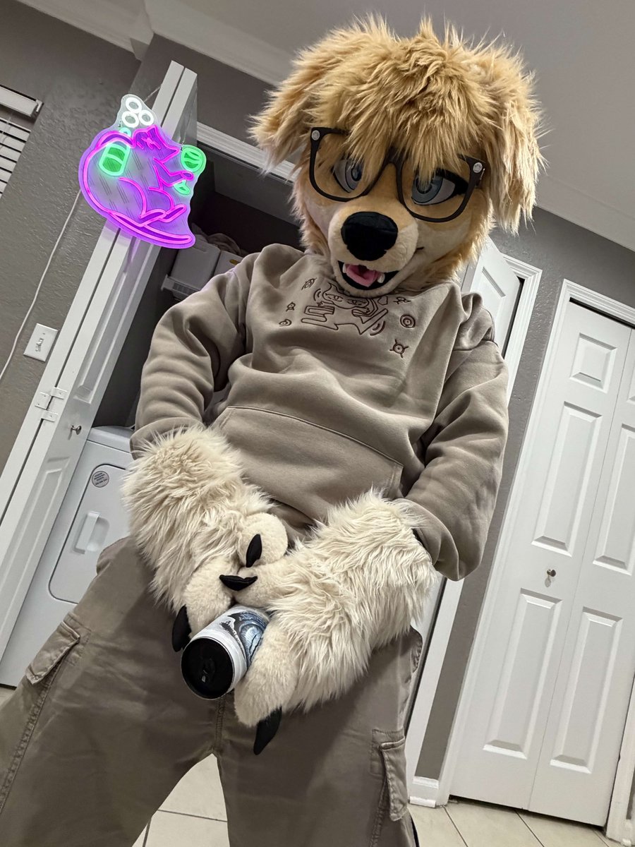 Dashuums's tweet photo. I’m sorry, I had two hard white monsters and let it create a third :( https://t.co/b41KmwUxAu
