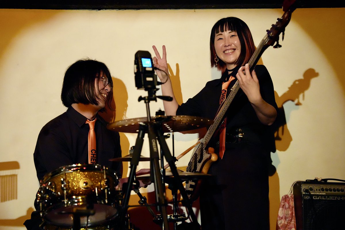 2026.2.22
ネコDAMON 2026@下北沢LOFT
Cherry Spice
はじめましてのCherry Spiceさん
ベンチャーズの曲を久々に聴いたかも！
Harukaさんとユウマさんのギタープレイがカッコイイ！😆
もりもりさんがさくらさんのベースを叩くやつ、youtubeで見たやつだ！ってなりました😚
#ネコDAMON2026 
#CherrySpice